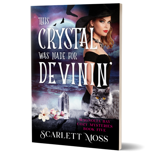 This Crystal Was Made for Divinin': Book 5 of The Magnolia Bay Cozy Mysteries (Paperback)